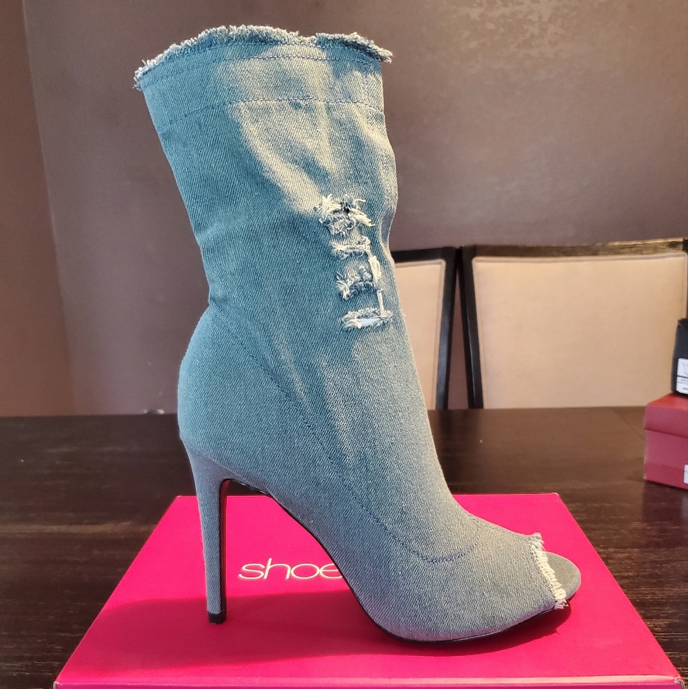 Light denim booties